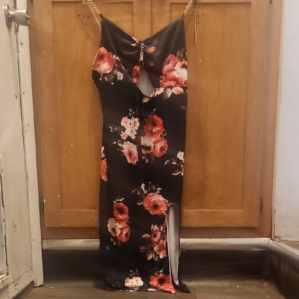 Chic Backless Floral Dress in Black with Red and Pink Blooms